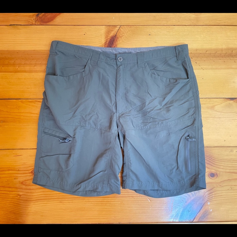 Cabelas Men’s Size 40 Blue Nylon Cargo Shorts Hiking Fishing Climbing Travel